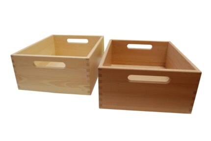 Wooden box with openings on both sides in lime and beech